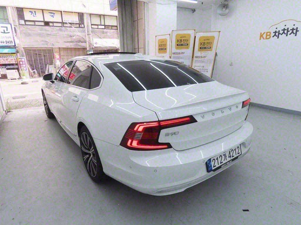 Volvo S90 - Vista 4