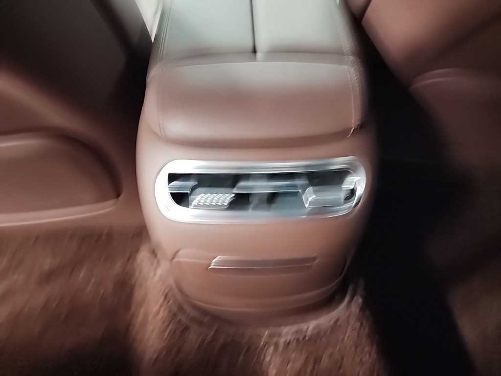 Genesis G90 2025 Negro - Importación desde Corea - HF Imports Iquique - Foto 13