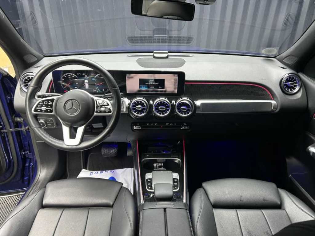 Mercedes Benz GLB Class - Vista 9