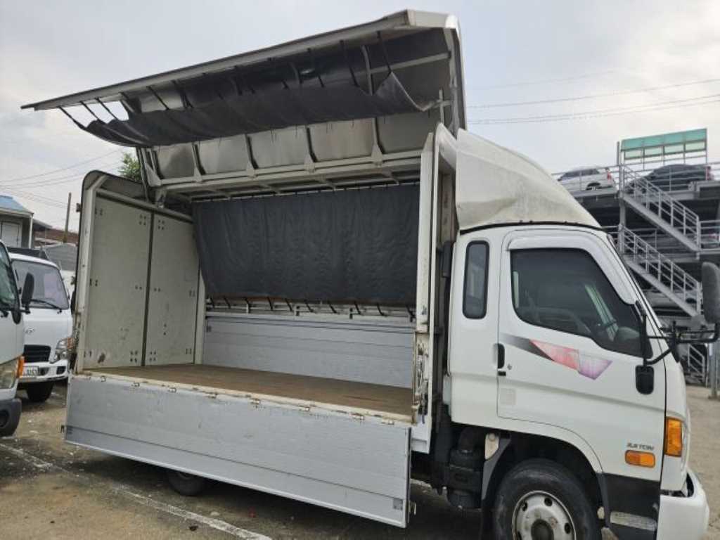 medium and large cargo truck - Vista 4