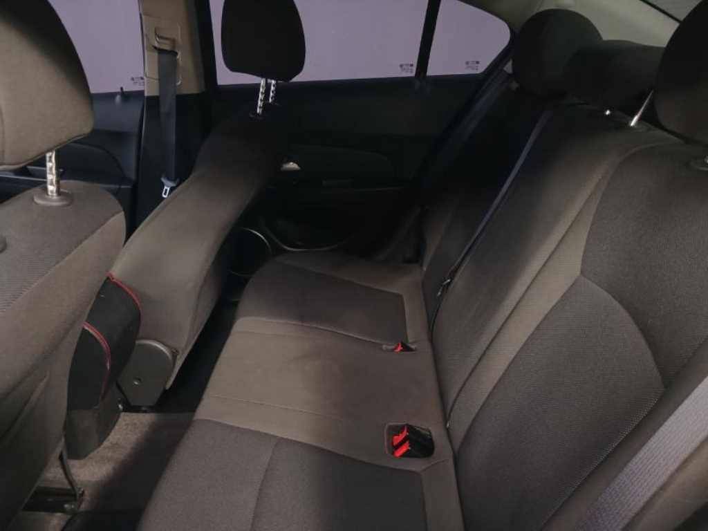 Chevrolet Cruise - Vista 8