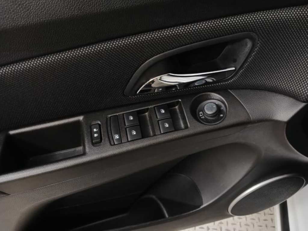 Chevrolet Cruise - Vista 9