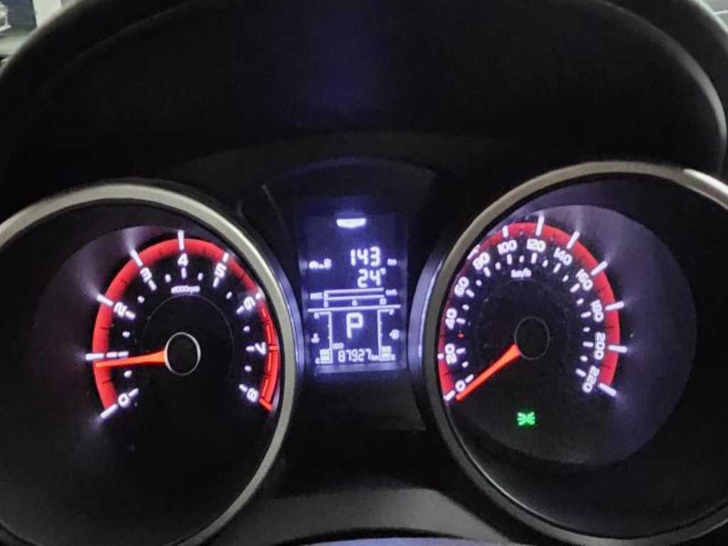 Ssangyong Tivoli - Vista 9