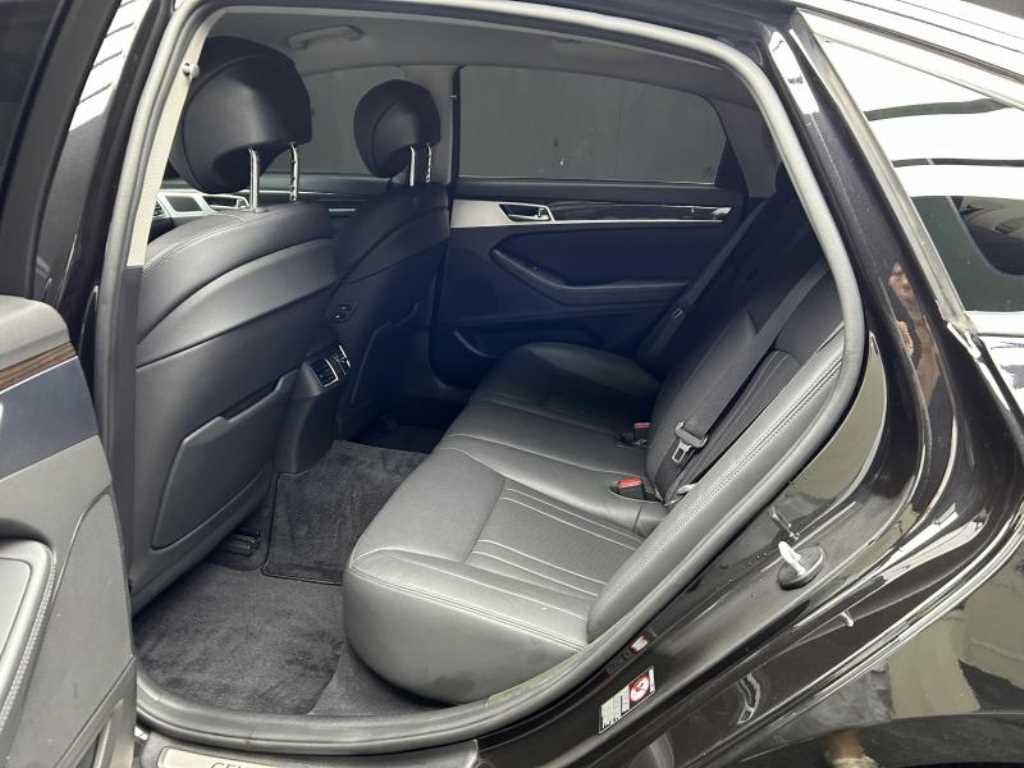 Genesis G80 - Vista 5