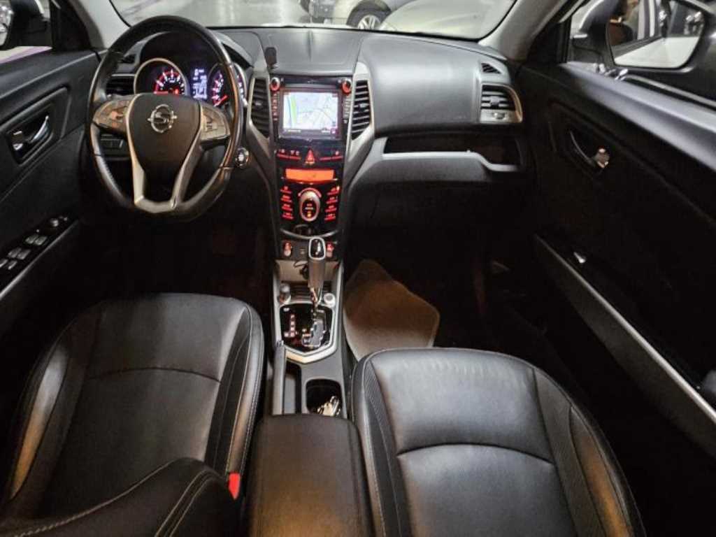 Ssangyong Tivoli - Vista 4