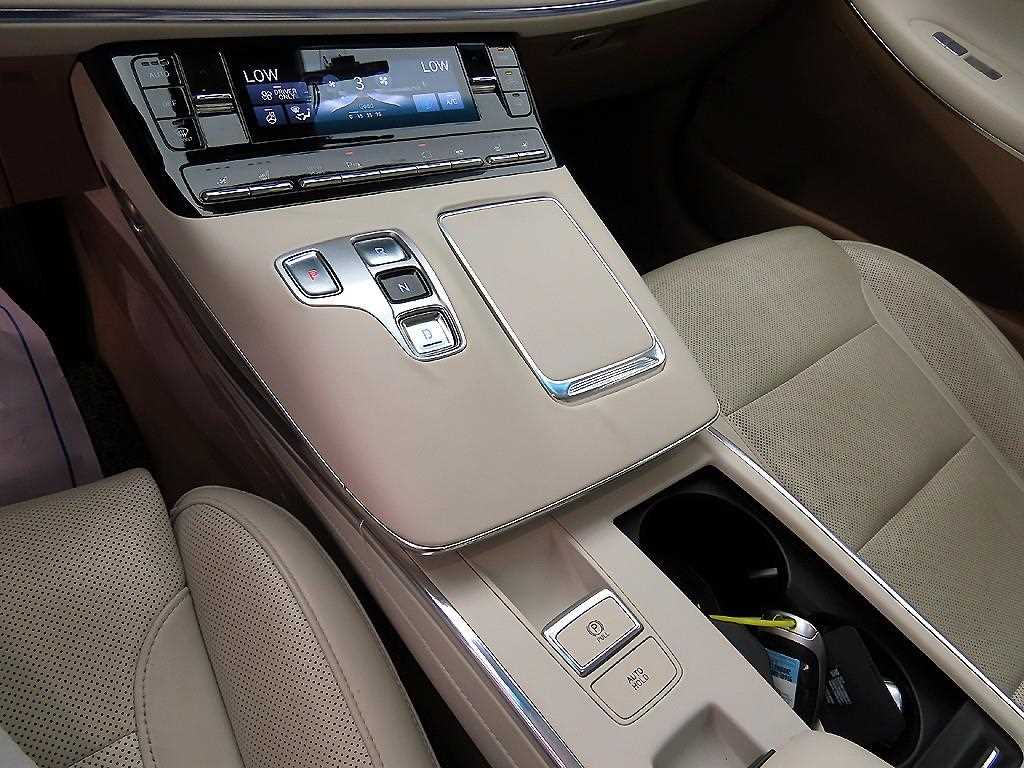 HYUNDAI Grandeur - Vista 11