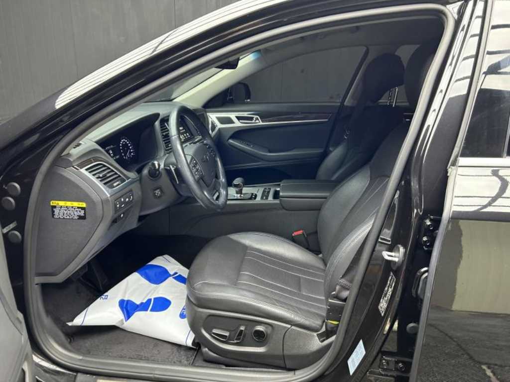 Genesis G80 - Vista 6