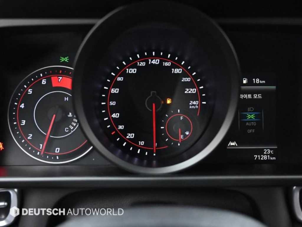 HYUNDAI Avante - Vista 8