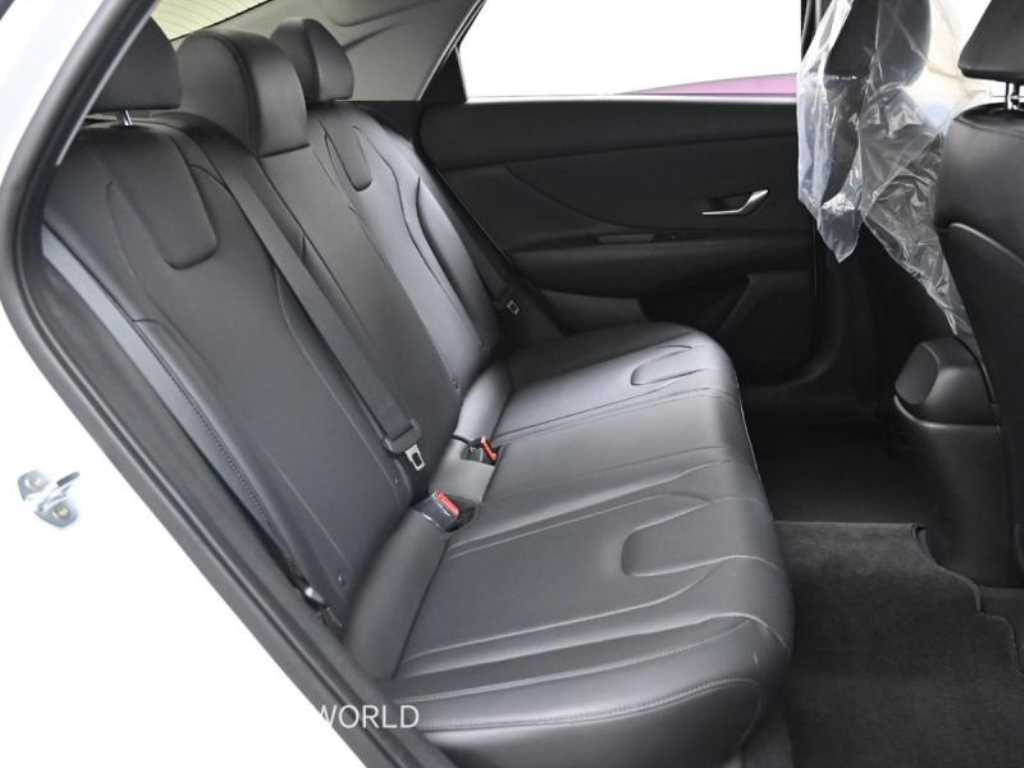 HYUNDAI Avante - Vista 12