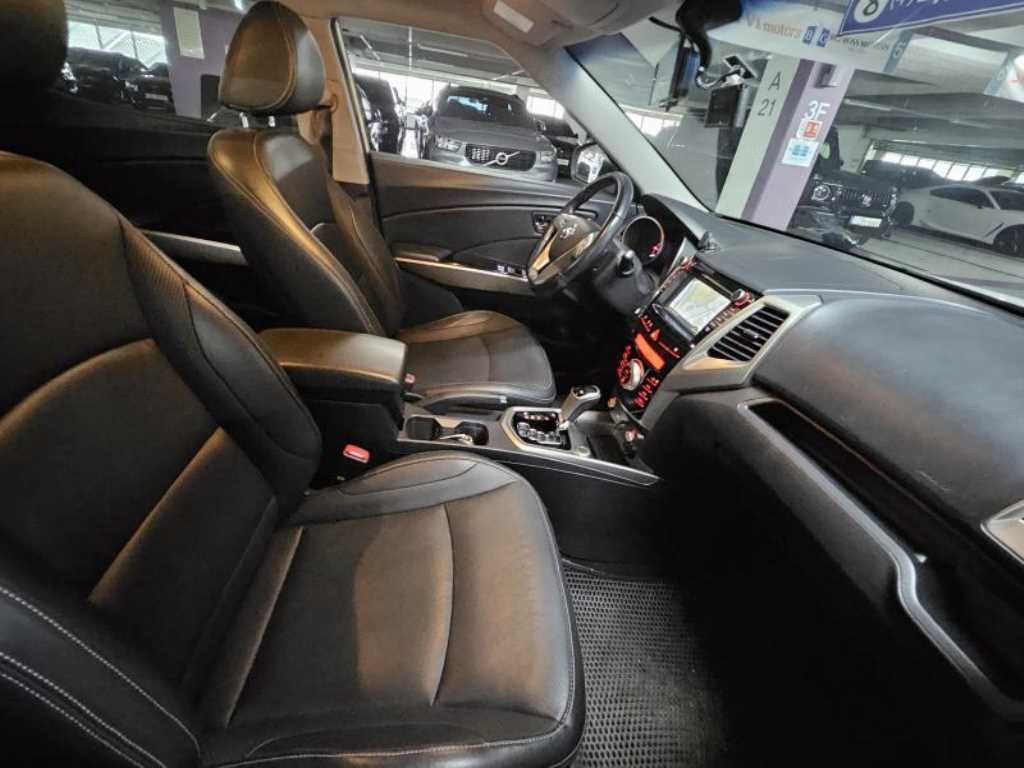 Ssangyong Tivoli - Vista 12
