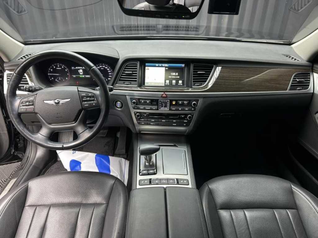 Genesis G80 - Vista 8