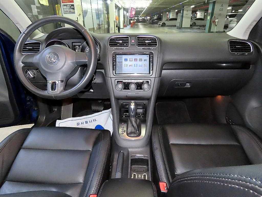 Volkswagen Golf - Vista 10