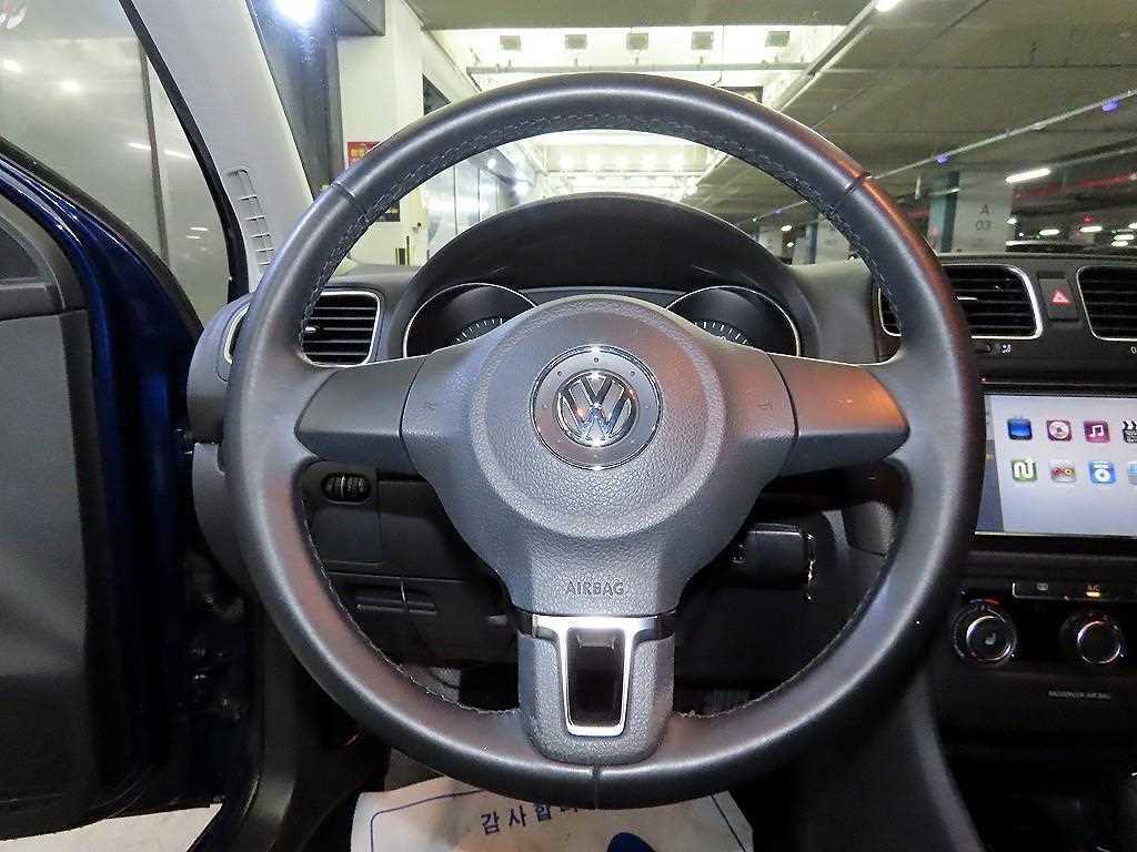 Volkswagen Golf - Vista 8