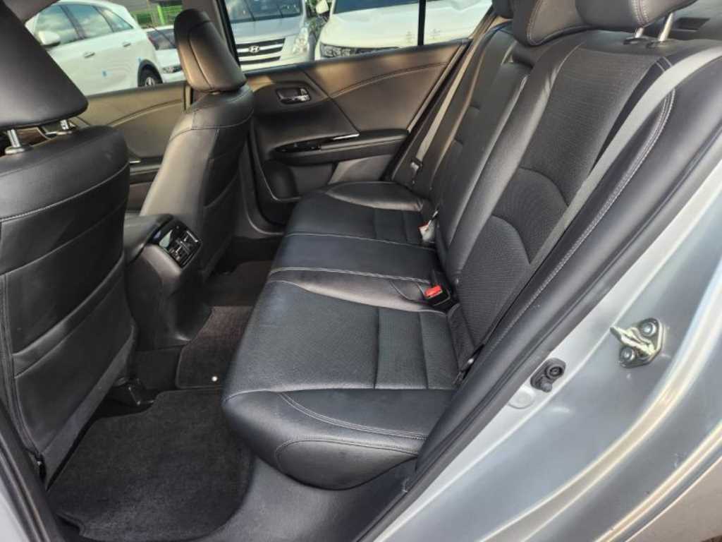 Honda Accord - Vista 6