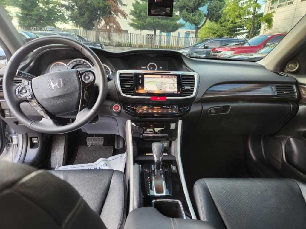 Honda Accord - Vista 7