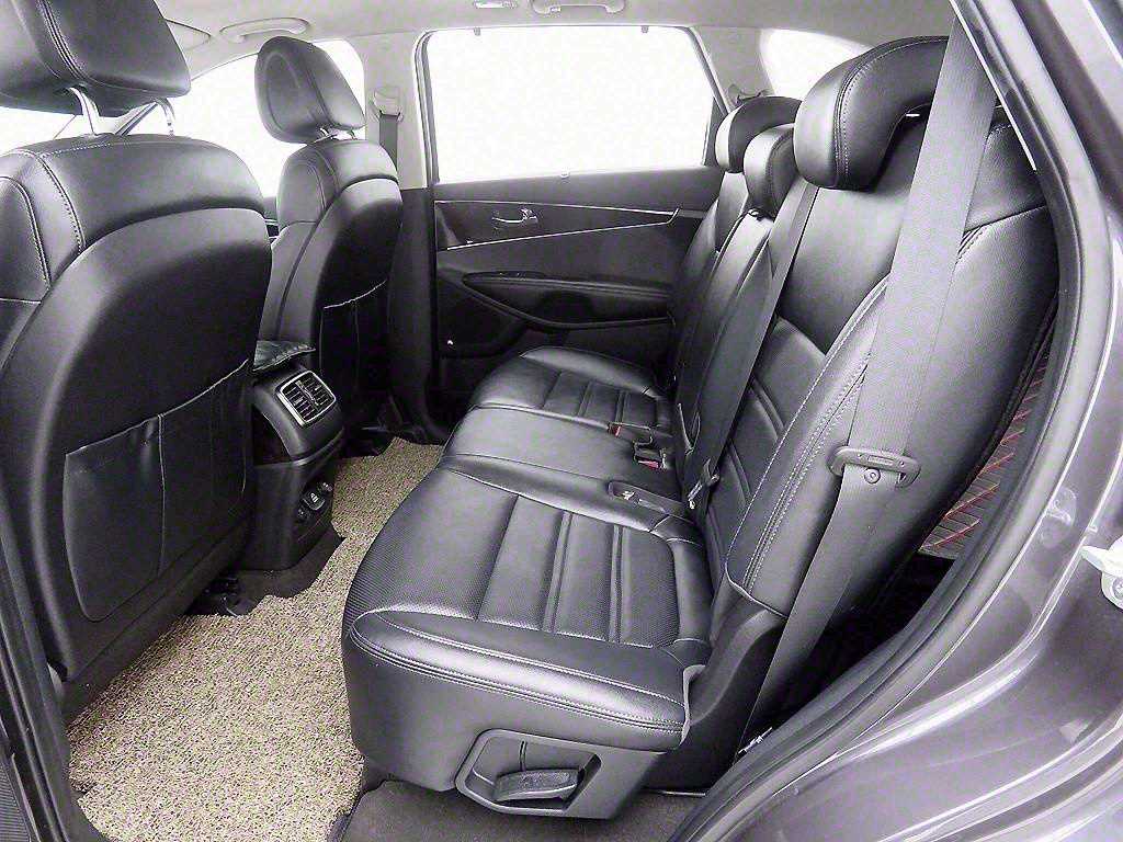 KIA Sorento - Vista 8