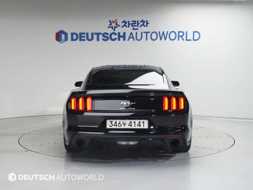 Ford Mustang - Vista 4