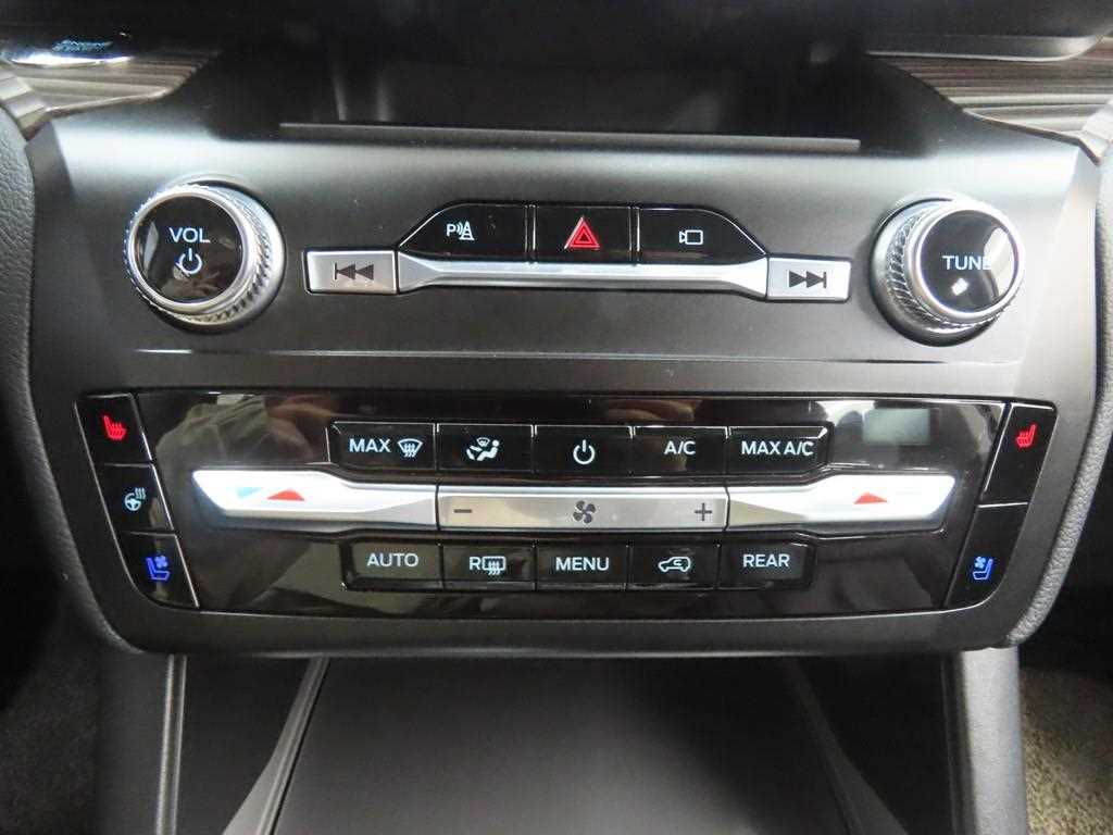 Ford Explorer - Vista 11