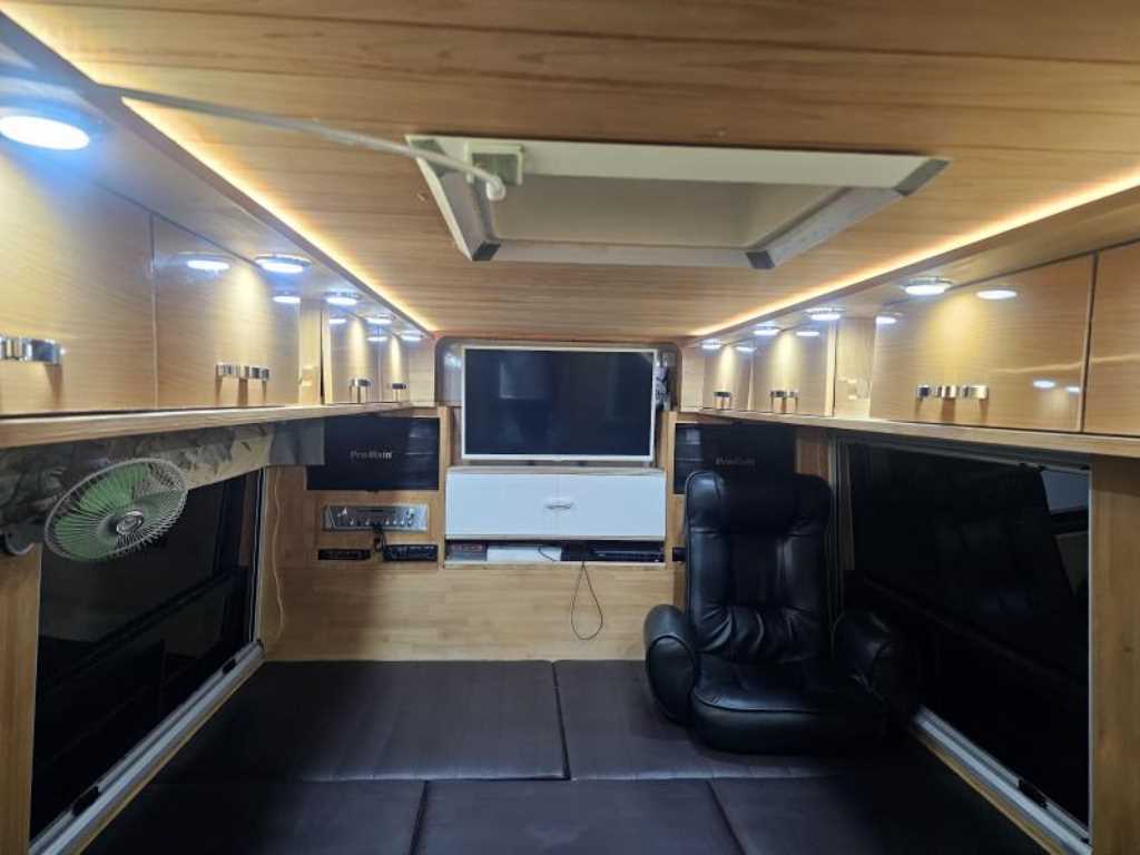 medium and large bus Medium-sized Hyundai Bus - Vista 10