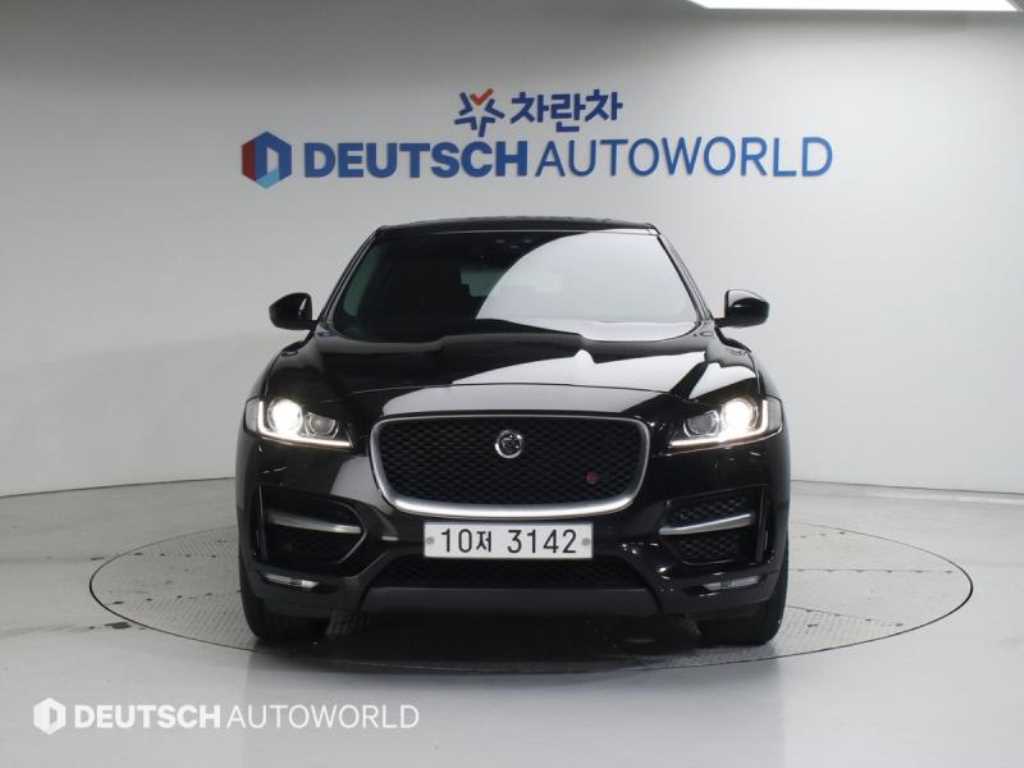Jaguar F-PACE - Vista 3