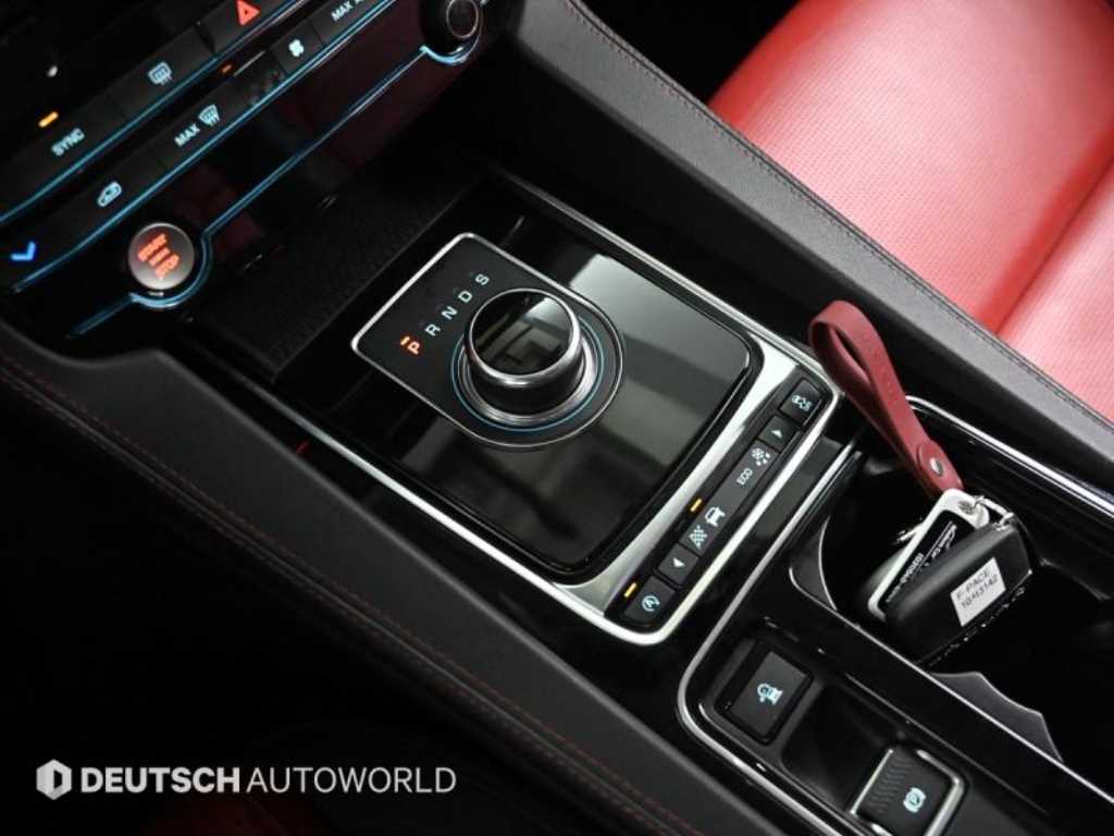 Jaguar F-PACE - Vista 9