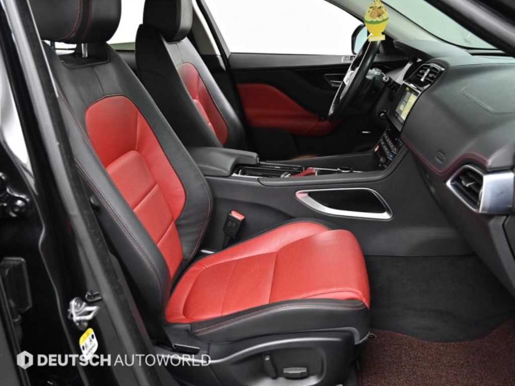 Jaguar F-PACE - Vista 10