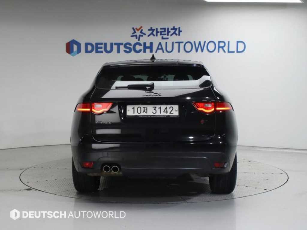 Jaguar F-PACE - Vista 4