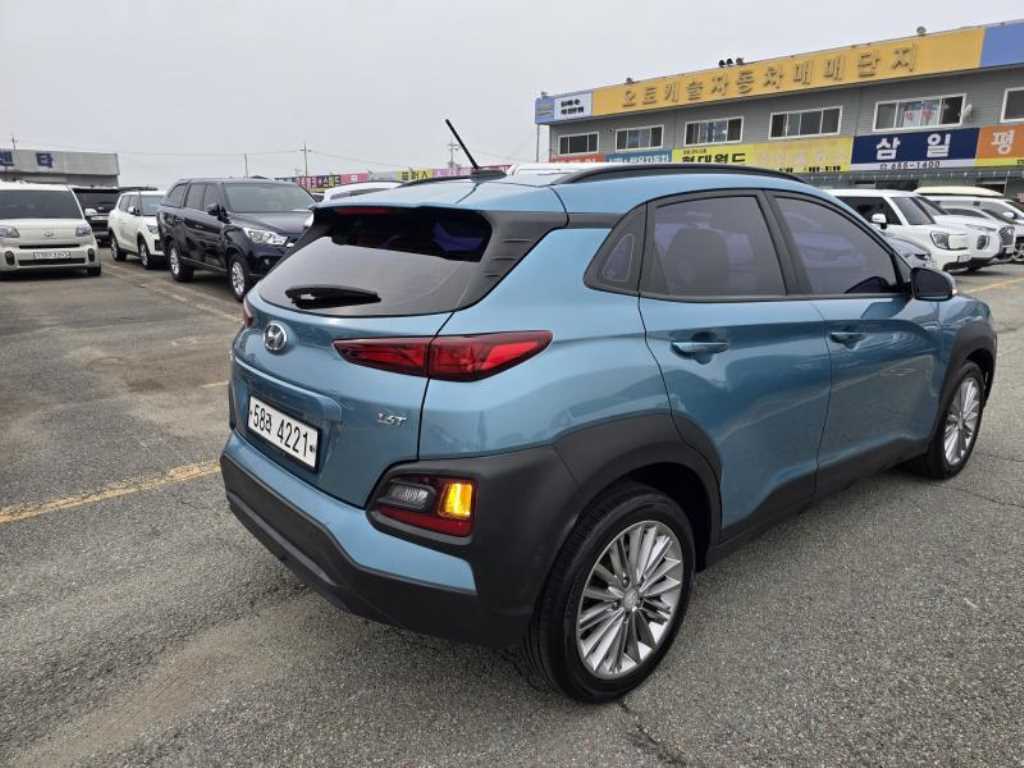 HYUNDAI Kona - Vista 5