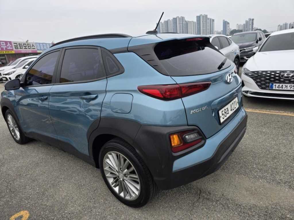HYUNDAI Kona - Vista 6