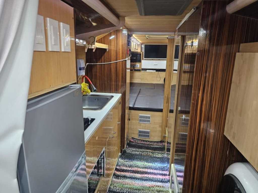 medium and large bus Medium-sized Hyundai Bus - Vista 9