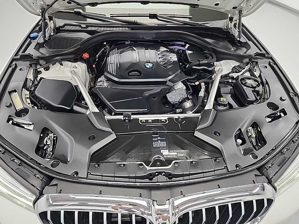 BMW 5 Series - Vista 5