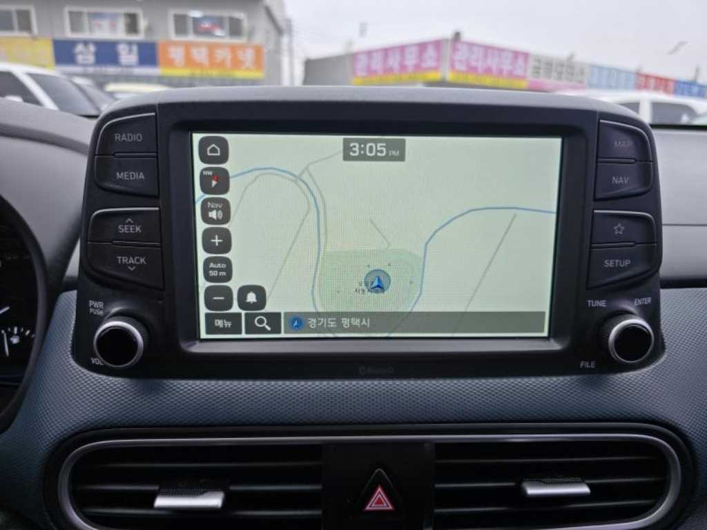 HYUNDAI Kona - Vista 10