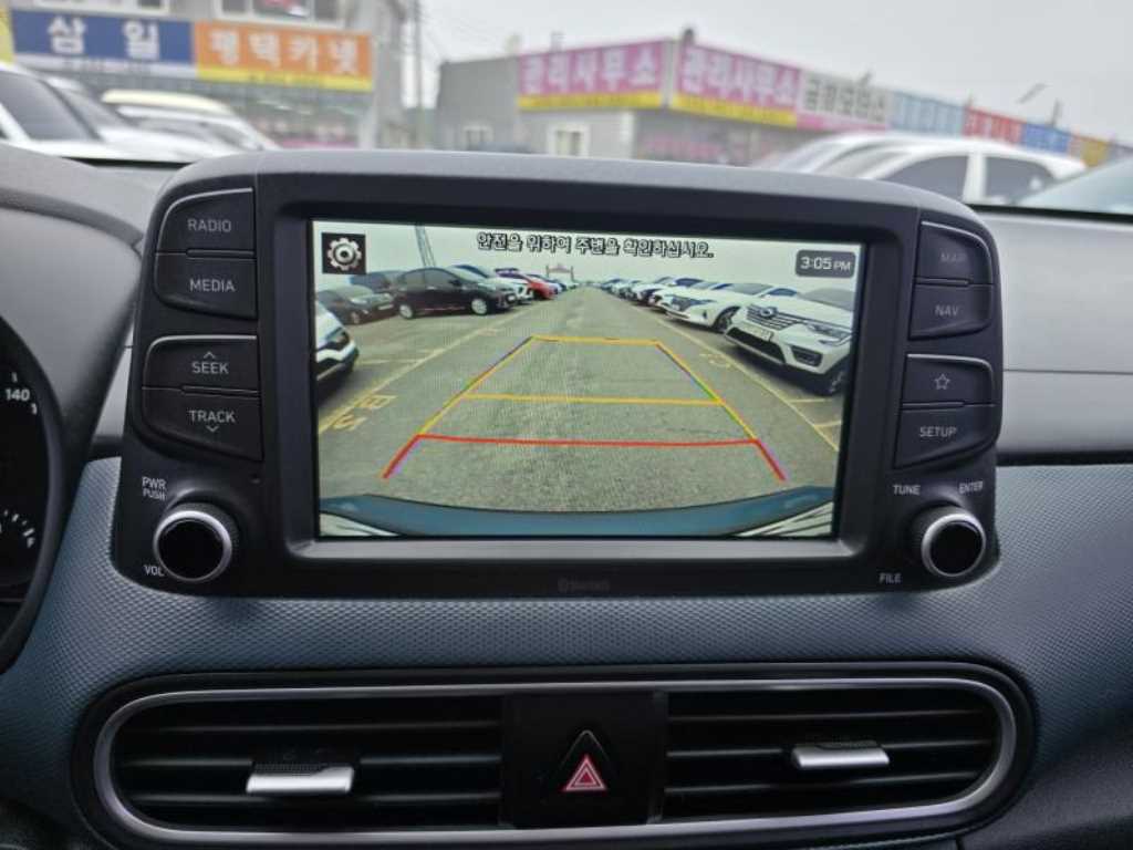 HYUNDAI Kona - Vista 11