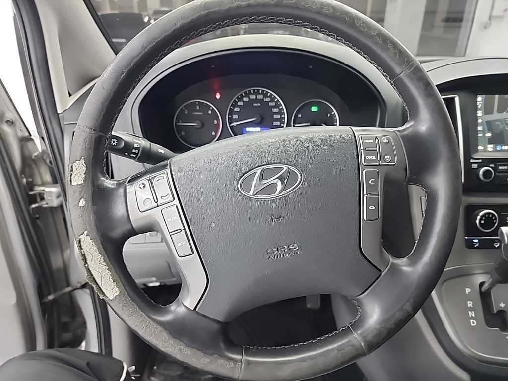 HYUNDAI Starex - Vista 9