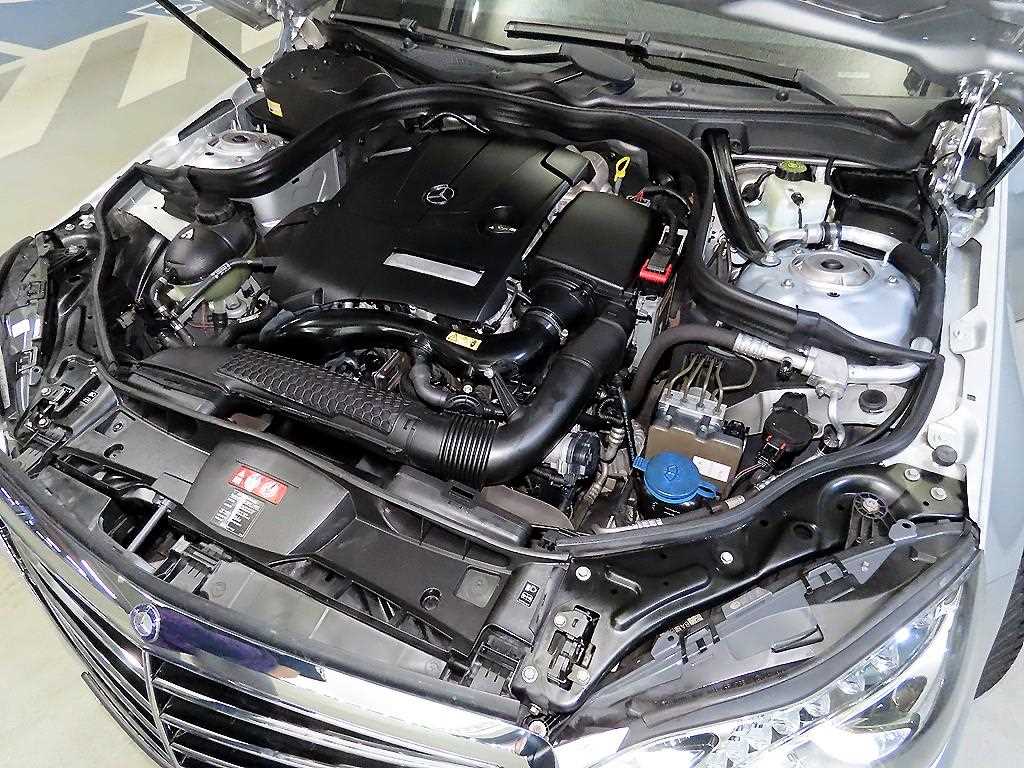 Mercedes Benz E class 2014 Gris - Importación desde Corea - HF Imports Iquique - Foto 19