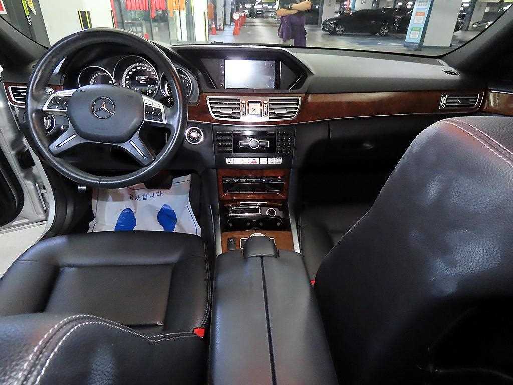 Mercedes Benz E class - Vista 10