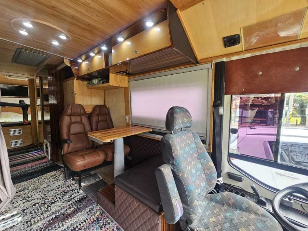 medium and large bus Medium-sized Hyundai Bus - Vista 11