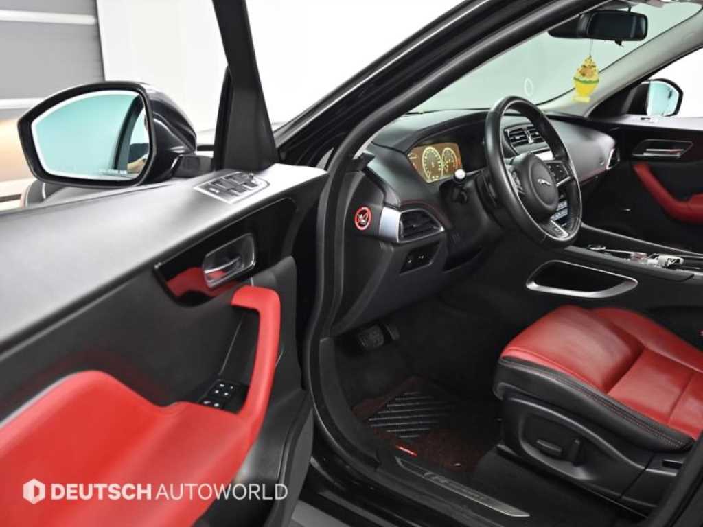 Jaguar F-PACE - Vista 11