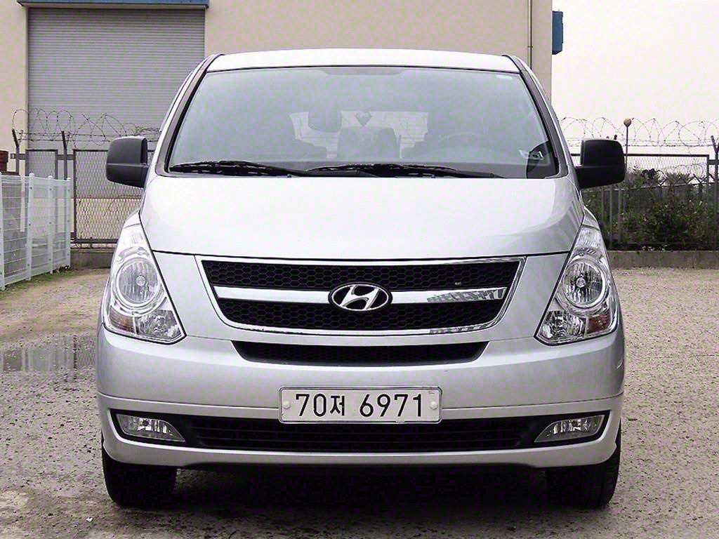 HYUNDAI Starex 2010 Plateado - Importación desde Corea - HF Imports Iquique - Foto 1