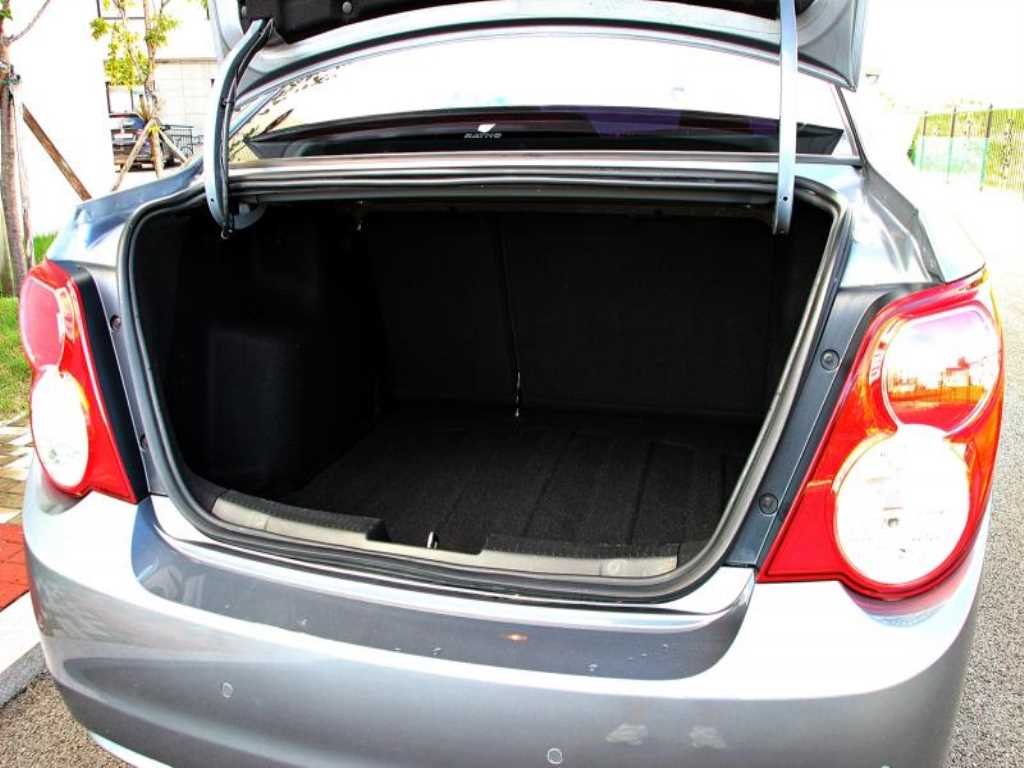 Chevrolet Abeo 2015 Gris - Importación desde Corea - HF Imports Iquique - Foto 18