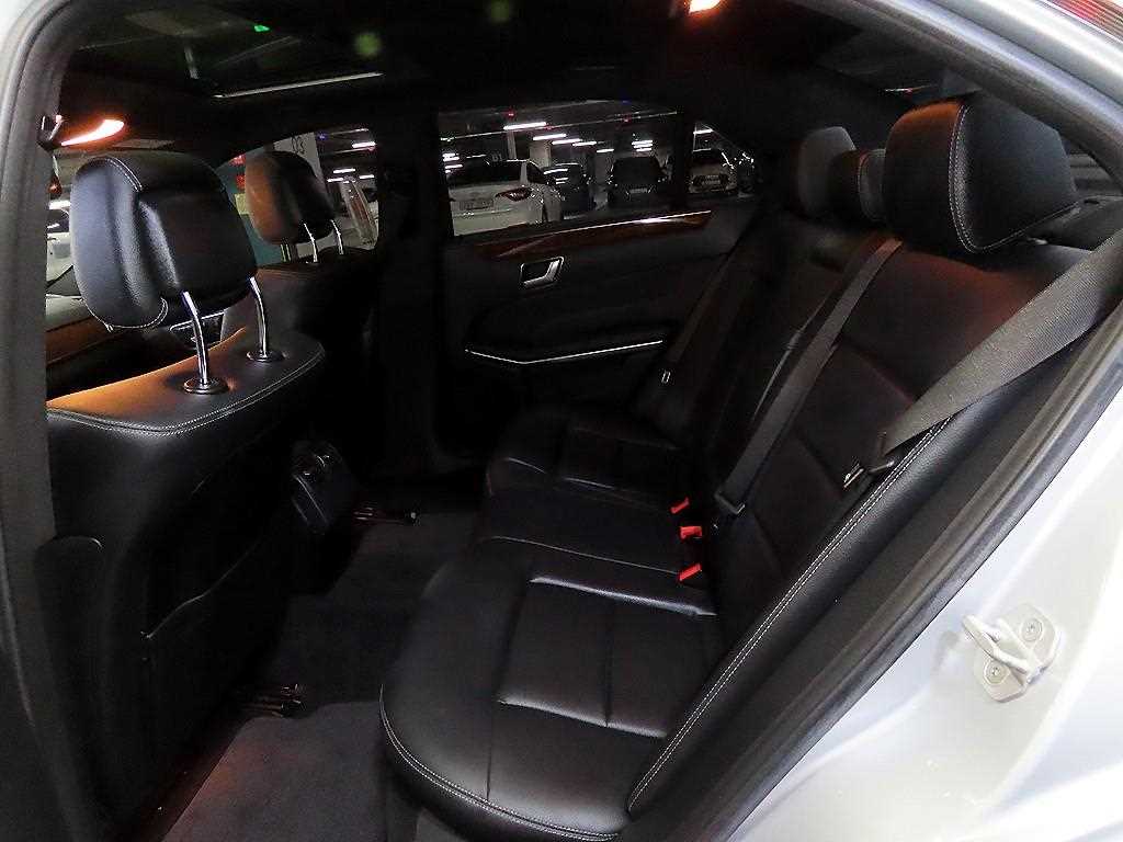 Mercedes Benz E class - Vista 7