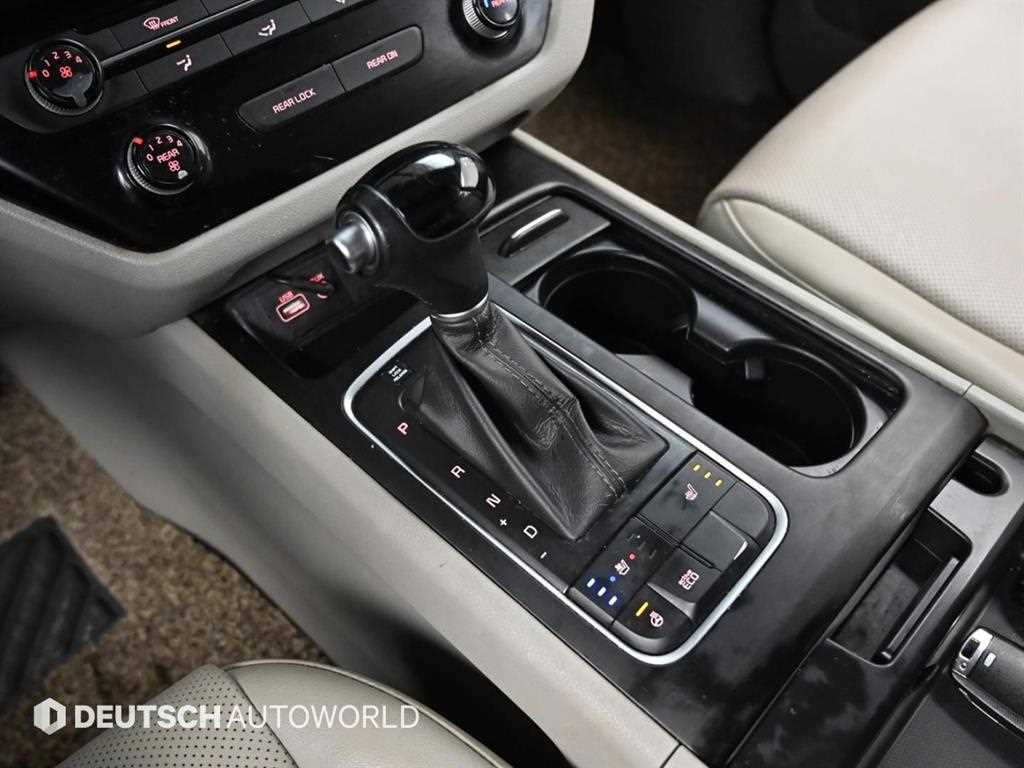 KIA Carnival - Vista 9