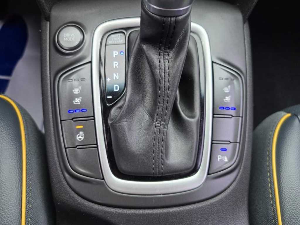 HYUNDAI Kona - Vista 12