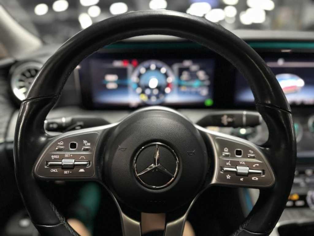 Mercedes Benz CLS Class - Vista 6