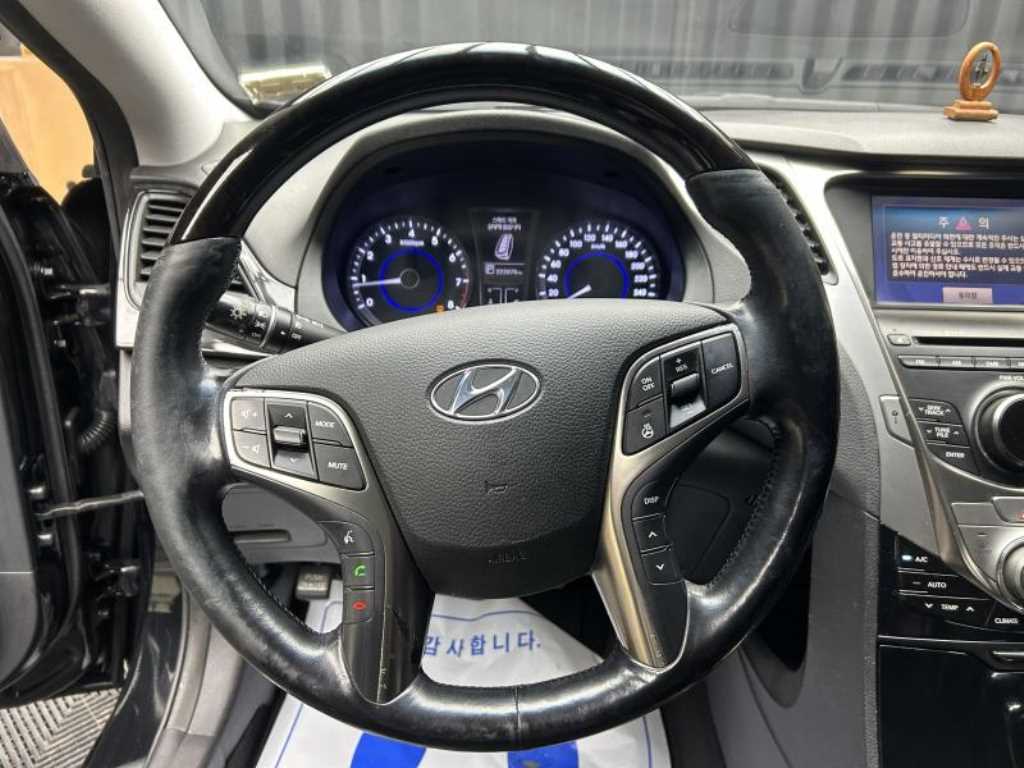 HYUNDAI Grandeur - Vista 8