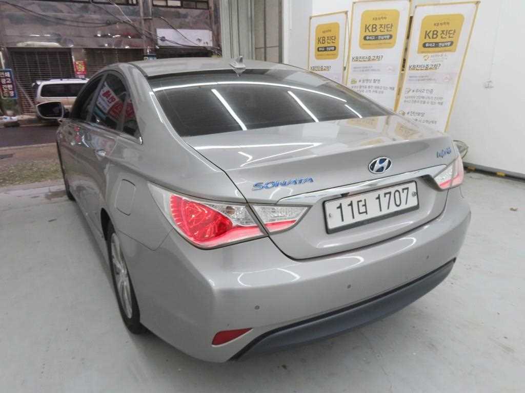 HYUNDAI Sonata - Vista 4