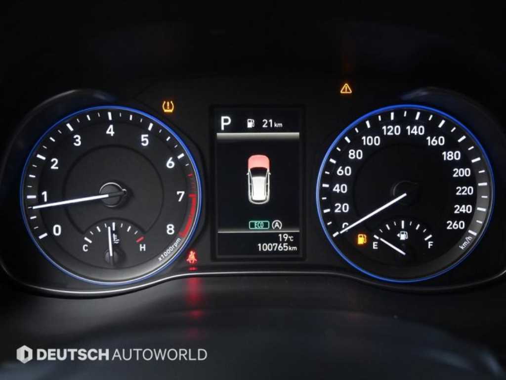 HYUNDAI Kona - Vista 6