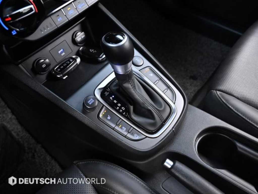 HYUNDAI Kona - Vista 9