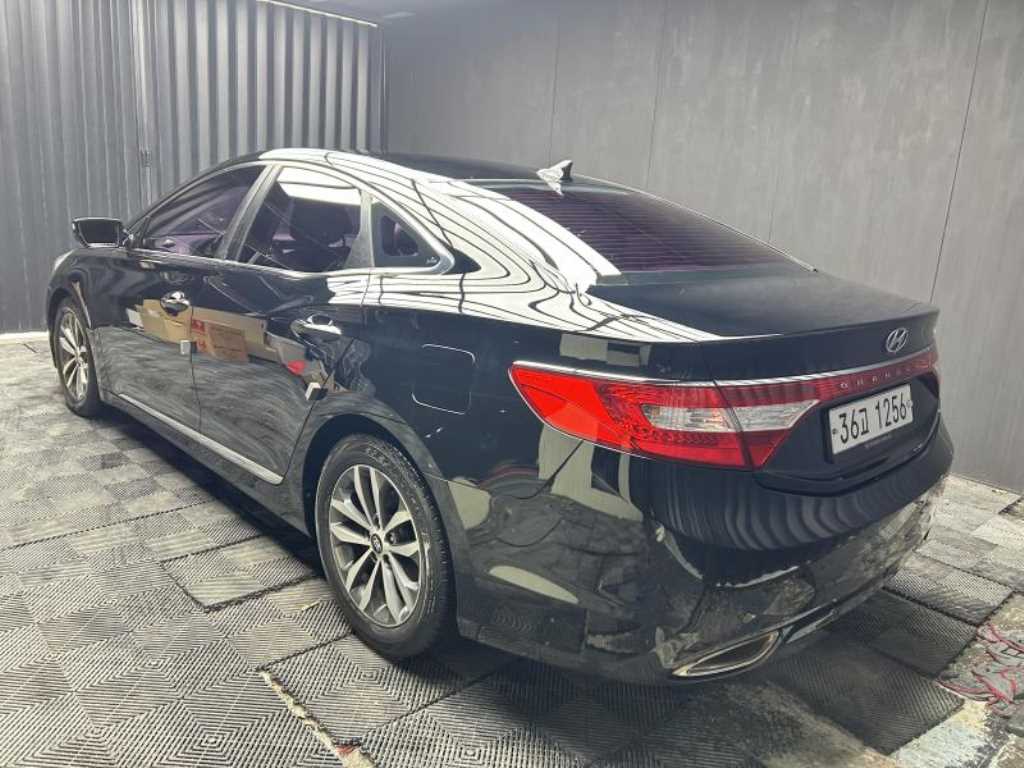 HYUNDAI Grandeur - Vista 4