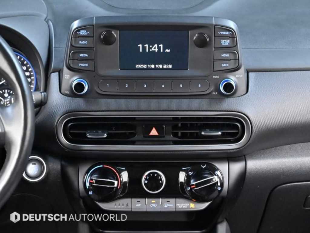 HYUNDAI Kona - Vista 10